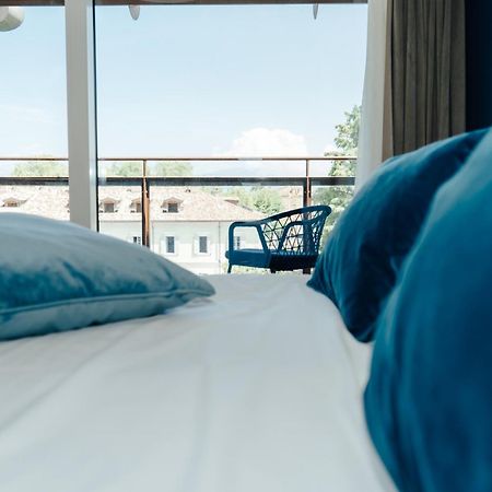 C House Rooms Lake ペスキエーラ・デル・ガルダ エクステリア 写真